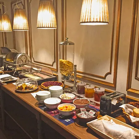 Ef Zin ゲストハウス 4*